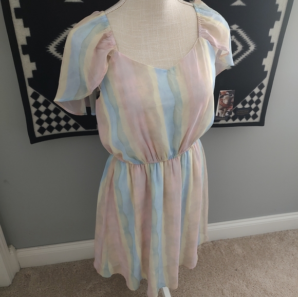 💐NWT Andree by Unit Pastel Rainbow Midi Flowy Sleeve Dress, Medium - Picture 3 of 9